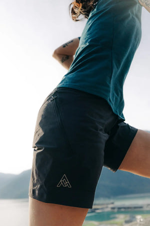 FARSIDE SHORTS 8" WOMEN'S